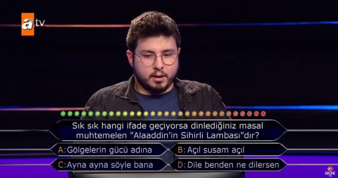 Kim Milyoner Olmak ster'in yaynlanan son blmnde geceye "Sk sk hangi ifade geiyorsa dinlediiniz masal muhtemelen Alaaddin'in Sihirli Lambasdr" sorusunun sorulduu Hakan lek damga vurdu.