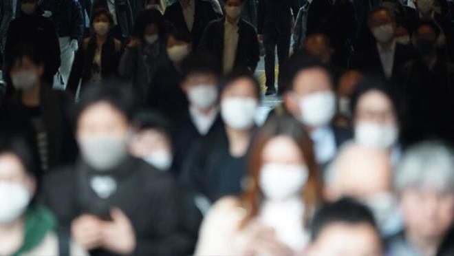 MASKELER NEREDE SATILACAK?<br>  Eczane ya da marketler isterse belirlenen st limitin altnda sat yapabilecek; ancak, bu rakamn stnde sata izin verilmeyecek. Maske satnn balamasyla birlikte kurumlar da eczane ve marketleri sk bir ekilde denetleyecek. Denetimlerin Ticaret Bakanl ile Trkiye la ve Tbbi Cihaz Kurumu tarafndan yaplaca renildi.