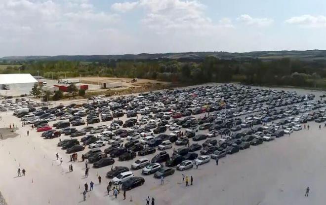 <p>BMW 2 bin 607 adet satld</p>  <p>  AUDI 2 bin 802 adet satld</p>