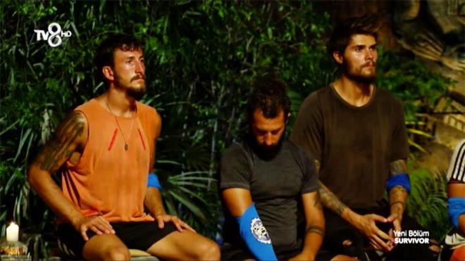 Evrim Nisa'y kskanyor<br>  Berkan ise tartmaya ilikin bomba bir iddia ortaya att. nsanlarla ilgili iyi gzlem yaparm' diyen Berkan durumu yle zetledi:  -Evrim ile kampa gittiimizde samimiyetimizin olmama sebebi Evrim'in davranlarn sevmiyorum. Evrim'in Nisa'ya bakmasn bile sevmiyorum. Evrim'in Nisa'ya bakarken kskandn gryorum. Orman evinde Evrim'in bandasn kaybolunca 'parkurda aya krlsn diyebilecek bir karaktere sahip'.