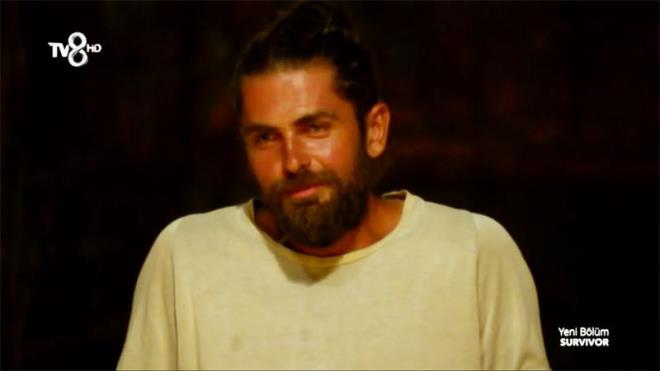 Mert ismi knca ok oldu! Ersin'e bozuldu<br>  Dokunulmazl kaybeden nller takmnn ada konseyi bomba bir ismi ortaya kard. Oylamada 4 kii Mert'in ismini yaznca nl isim oke oldu. Mert'i zellikle Ersin'in adn yazm olmas artt ve unlar syledi:  <br>-Yunus emre ve ersin'den beklemezdim. zellikle Ersin'den. Keke bana syleseydi. Zaten 6 kii kaldk darlmaca gcenmece yok. Hayrls olsun. u anda haberim olmadan bu ekilde isim yazlmas, beni bkknlktan daha hrsl bir boyuta tand. stme gelen adann imdi ben stne gitmeye balayacam. Bunu burdan belirteyim, herkesin hakknda hayrls olsun.