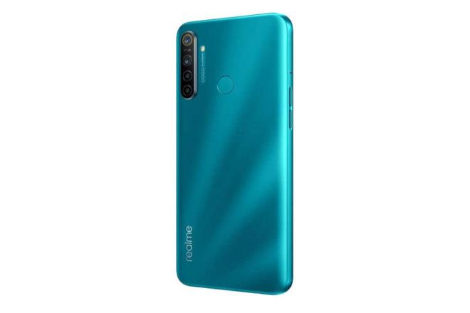 Oppo Realme 5i:  realme 5i, 6.52 in ekran byklne sahip ve 720x1600 piksel ekran znrl sunuyor. 5000mAh batarya kapasitesi ile bir gn boyunca arja ihtiya duymayan cihaz, arka yznde Sony IMX386 sensrden oluan 12M+8M+2M+2M drtl kamera kullanyor.