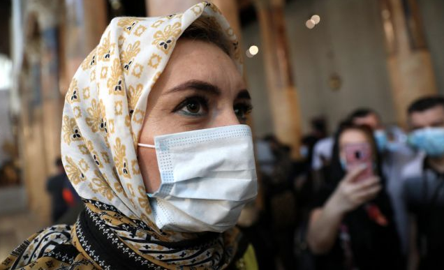 Tepe, "Cenaze ve taziyelerde, il dndan acy paylamak iin gelen insanlarmz ile ok sayda kontrolsz temas yaanm, iftar yemeklerinde yakn e, dost, akraba birlikte ayn ortamda kurallara uyulmakszn bulunulmutur" ifadelerini kulland. Rize'de 4 Nisan'da 101 vaka vard. Vakalar getiimiz gnlerde 58'e kadar inmiti.