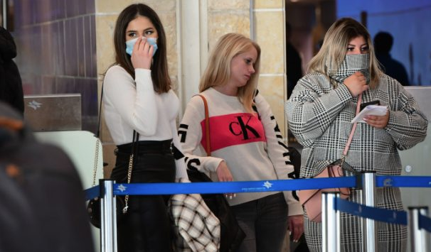 Havalarn snmasyla evde izolasyonu geveten vatandalar, maske-sosyal mesafe gibi hayati tedbirleri de ihmal edince vaka saylar korkutan bir art gsterdi. 9 ildeki lmcl koronavirs salgn alarm dzeyinde...