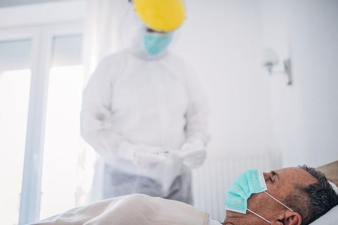 Dk testosteron seviyeleri erkeklerde baklk yantn kontrol edemezken; alma kadn Kovid-19 hastalarnda daha yksek testosteron seviyelerinin nemli bir enfeksiyon yantna bal olduunu bulundu.