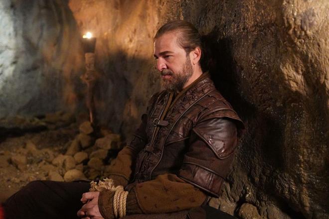 PTV Genel Mdr Amir Manzur ise dizinin devlet televizyonunda yaymlanmasnn Pakistan Babakan mran Han'n bir ryas olduuna dikkati ekerek, "PTV olarak Han'n slam dnyasnn en nemli yapmn Pakistanl izleyicilerle Urduca olarak buluturma ryasn gerekletirdiimiz iin mutluluk duyuyoruz" dedi.