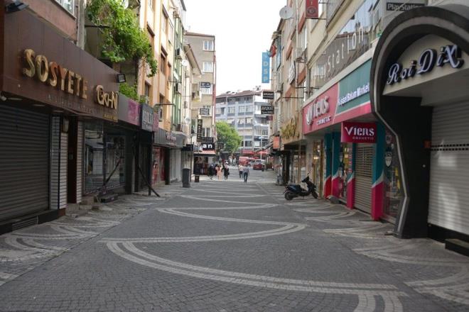 Seyahat izin belgeleri de sokaa kma kstlamas sresince geerli olacak.