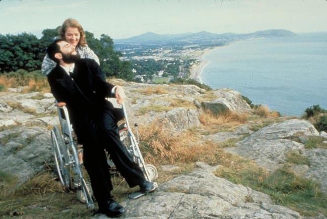 <p><b>23. My Left Foot (1990)</b></p>    <p><b>Eletirmen notu:</b>97/100</p>    <p><b>Seyirci notu:</b>8.5/10</p>