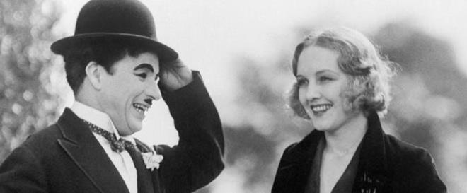 <p><b>10. City Lights (1931)</b></p>    <p><b>Eletirmen notu:</b>99/100</p>    <p><b>Seyirci notu:</b>8.8/10</p>