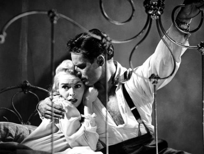 <p><b>14. Touch of Evil (1958)</b></p>    <p><b>Eletirmen notu:</b>99/100</p>    <p><b>Seyirci notu:</b>8/5/10</p>