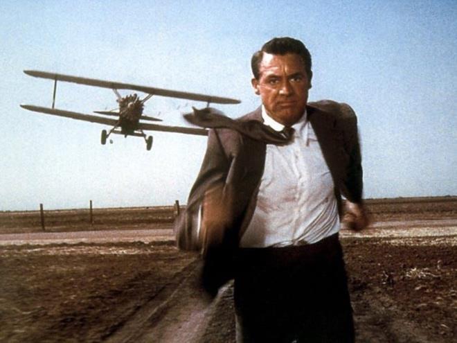 <p><b>18. North by Northwest (1959)</b></p>    <p><b>Eletirmen notu:</b>98/100</p>    <p><b>Seyirci notu:</b>8.1/10</p>