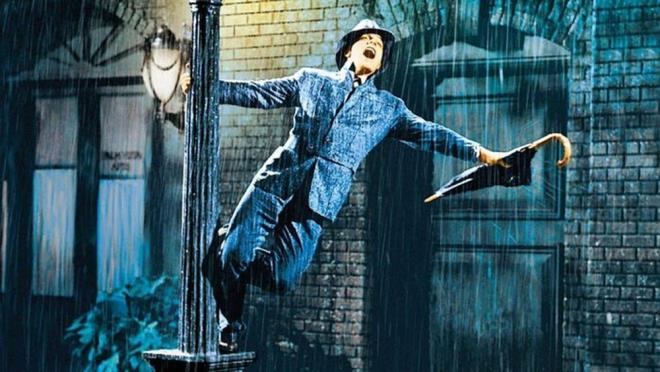 <p><b>9. Singin' In The Rain (1952)</b></p>    <p><b>Eletirmen notu:</b>99/100</p>    <p><b>Seyirci notu:</b>8.8/10</p>