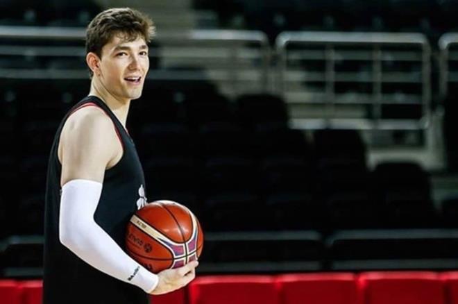 �te yandan Il�cal�, canl� yay�nda NBA'de Cleveland Cavaliers formas� giyen Cedi Osman'a Instagram'dan destek istedi.
