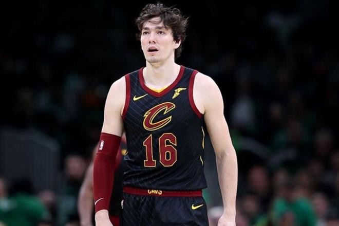 Cedi Osman'�n takip�i say�s� 1 saat i�inde 600 bin artarak 1 milyon 800 bine ula�t�.