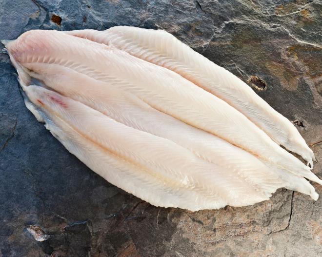 4. YASSI BALIK<br>    Genellikle civa i�ermeyen bu bal�k, B1 vitamini i�in iyi bir kaynak. 100 gram�nda 70 kalori var.