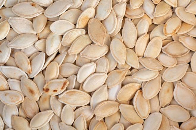 6. KABAK �EK�RDE��    <br>Demir ve manganezin en zengin kaynaklar�ndan biri. 100 gram� 559 kalori.