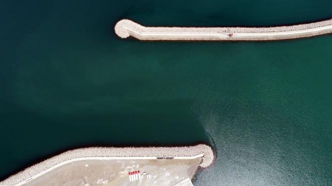 12 bin do�rudan istihdam  <br>  Filyos End�stri B�lgesi'nde yat�r�mlar�n a��rl�kl� olarak �elik sekt�r�nde olu�aca��n� �ng�rd�klerini, 12 bin ki�inin do�rudan istihdam edilece�ini d���nd�klerini kaydeden Demir �unlar� s�yledi: