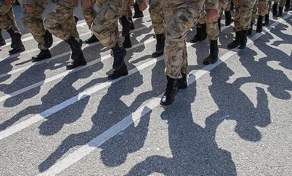 Yedek subay ve astsubay adaylar�, er ve erba�lar�n ikinci grubu ve ertelenen nisan grubu bedelli askerler i�in sevk tarihi ise 29 Haziran 2020 olacak. Bu grup i�erisinde yer alanlar�n sevk tarihleri ise 25-29 Haziran olacak.