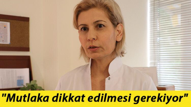 Mikrobiyoloji Uzman Dr. Tutku Taknolu, dnyada ylda 8 milyon kiinin sigara yznden, 1,2 milyon kiinin de sigara dumanna maruz kald iin hayatn kaybettiini belirtti. Trkiye'de bu orann 100 bin civarnda olduunu syleyen Dr. Taknolu, sigara imenin koronavirse bula riskini birok ynden etkilediini belirtti. Sigaray ierken elin ok sk kullanldn ve yze gtrldn kaydeden Dr. Taknolu, virs bulatrmamak iin yaplan uyarlarn sigara ierken olduka fazla yapldn syledi.