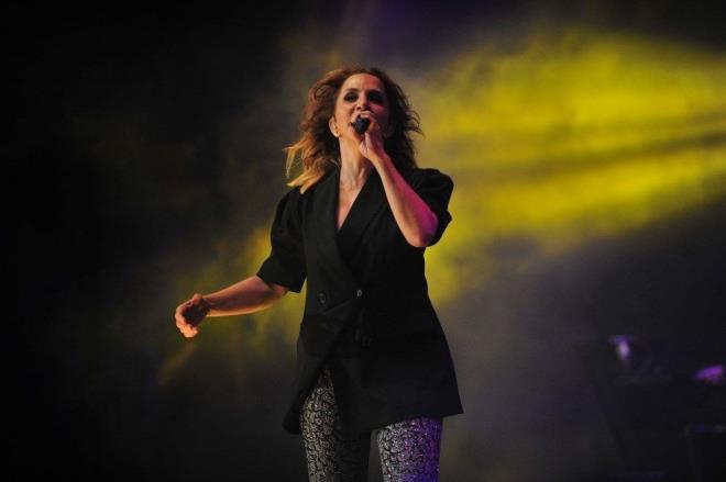 Sertab Erener, 4 yl aradan sonra 15 Haziran&#8217;da karaca Ben Yaarm albmnn hazrlk srecini Zorlu PSM&#8217;nin Instagram kanalnda sanat ynetmeni Beyhan Murphy&#8217;e anlatt: