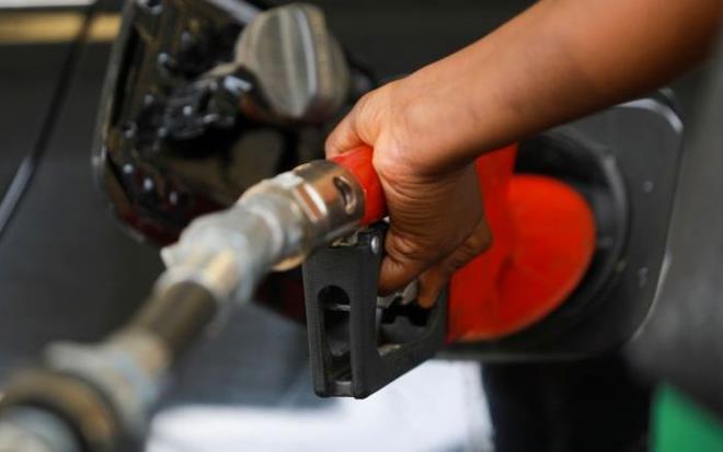 Ucuz etin yahnisi yavan olur  <br>-Akaryakt sektrmzn, tketicilerin akaryaktta ucuz olan tercihine saygs vardr. Ancak son dnemde yaananlar gstermitir ki EPDK tarafndan dzenlenmi ve sk rn denetimi yaplan akaryakt piyasasnda sk vergi denetimine de ihtiya vardr. Vergisel dzenleme yaplmadka EPDK ve sektr oyuncular kar karya gelmeye devam edecektir. Unutulmamaldr ki ucuz etin yahnisi yavan olduu gibi, ucuz akaryaktn vergisi kaak, etkisi ise bozucu olur.