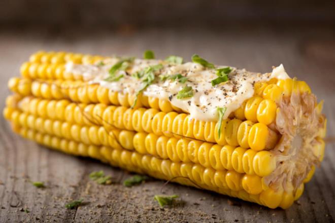 B1 vitamini, C vitamini, fosfor, manganez ierir.