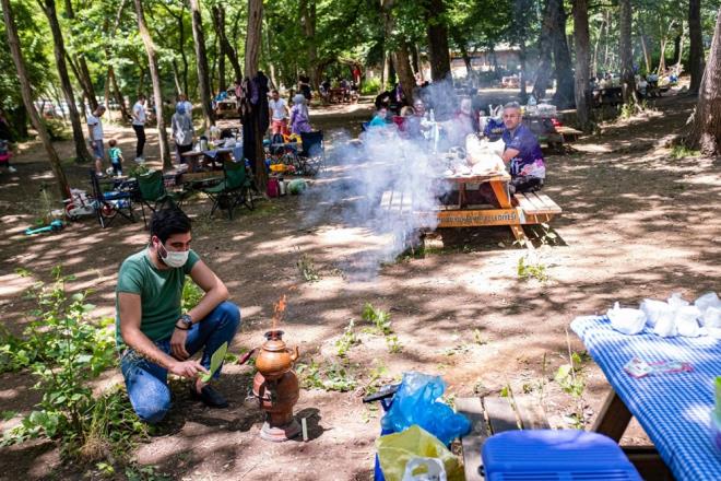 Ormana gelen kimi vatanda mangal yakt, kimi ise yry yapt.