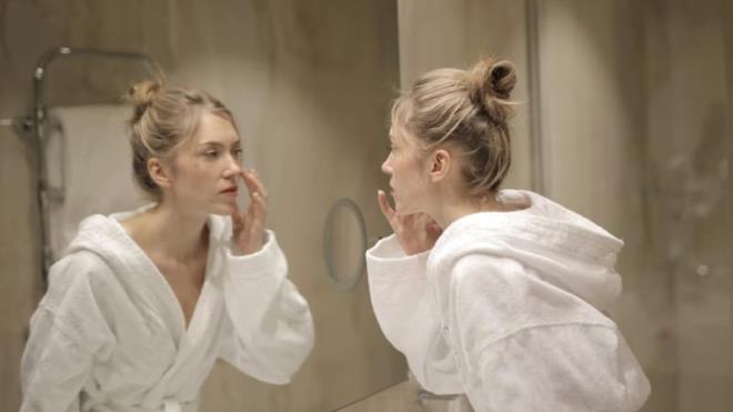 Dudak uuu, bazen zellikle en gzel hissetmeniz gereken zamanlarda ortaya kabiliyor. te dudak uuuna iyi gelen yntemler&#8230;