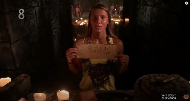 Yksek rekabetin yaand dokunulmazlk oyununda kazanan ise 10'a 8'lik skorla mavi takm oldu. Bylelikle Sercan'n kaptan olduu krmz takm ada konseyinde bir eleme aday belirlemek zorunda kald.