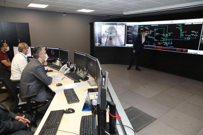 Bykehir Belediye Bakan Alinur Akta, SCADA merkezini ziyaretinde yapt aklamada, suyun tasarrufu kullanlmas konusunda vatandalara arda bulundu. Bursa&#8217;da su skntsnn szkonusu olmadn fakat salgn nedeniyle yaplacak muhtemel bir yklenmenin seyir deiikliine neden olabileceini ifade eden Bakan Akta, bu konuda duyarl olunmasn istedi.