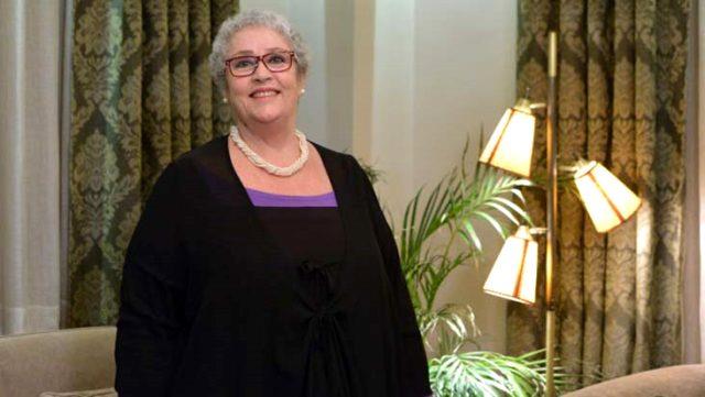 SABAHAT AKKRAZ  <br>  Sanat ailemiz bir yesini daha kaybetti. Ayegl Atik yllarca sanat ile bize hep gzellikler katt. Nur iinde uyusun...  Oyuncu Ayegl Atik'in lm sanat dnyasn yasa bodu