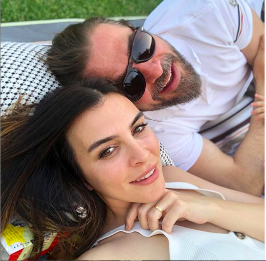 Dzyatan, &#8220;Hepimizde olmas gereken zellikleri sanki kendisinde barndrm. Gerekten her konuda adaletli, oynamas ok da zor deil. Biraz hissetseniz zaten oynayabileceiniz bir rol. nk iyi bir adam, her yn ile eit, adaletli olmaya alan birisi. ok dz bir karakter. Oyuncuyu zorlayacak bir rol deil&#8221; dedi.