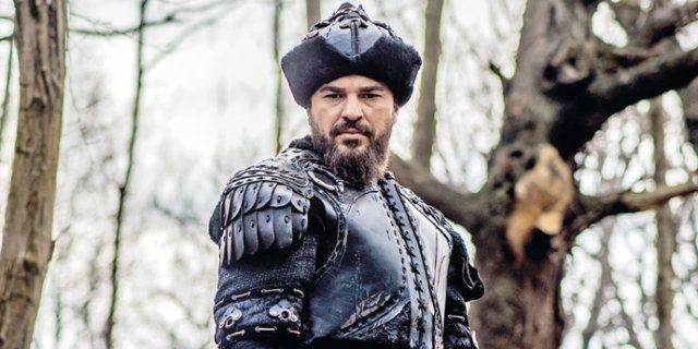 Dizinin birinci sezonunda 20&#8217;li yalardaki Erturul Gazi&#8217;yi canlandran, 5.son sezonunda ise Erturul Gazi'nin 65&#8217;li yalardaki halini oynayan Engin Altan Dzyatan'dan son gnlerin en ok konuulan konusu hakknda beklenen aklama geldi.