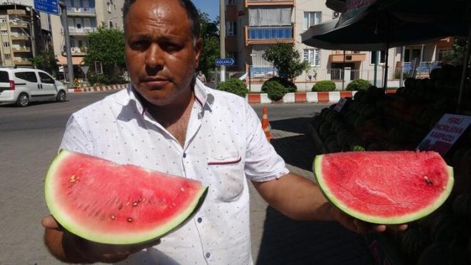 &#8220;ekirdek karpuzun raf mr ksadr. ekirdek karpuz rafta kaldka iini eker. nk suyuyla yayor. Kabak al karpuz ise daha uzun sre dayanabilir."