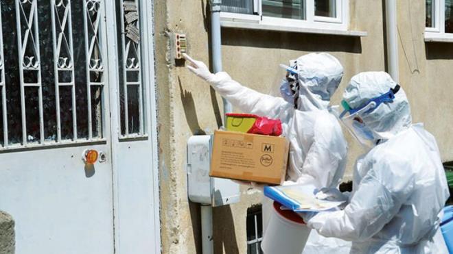 Pik yapt dnem gibi deil  <br>  Bilim Kurulu yesi Do. Dr. Sema Kultufan Turan: Kontrolsz bir art yok, bunu syleyebilirim. 45 binin zerinde test yaplyor her gn, rakamlar artyor gibi grnse de pandeminin pik yapt dnemler gibi deil. Kontroll sosyal yaam konusunda ok ciddi olmalyz. Bu sreci doru biime ynetebilirsek pandemi konusunda gsterdiimiz baarmz devam edecektir. Bu haftaki verileri nmzdeki toplantda konuup deerlendireceiz. Baka ne gibi nlemler alnabilir, elbette konuacaz. Normallemenin de denetlenmesi en nemli ksm. Saylar nmzdeki haftalarda da binin zerinde giderse bir takm farkl nlemler iin ilk admlar atlabilir.