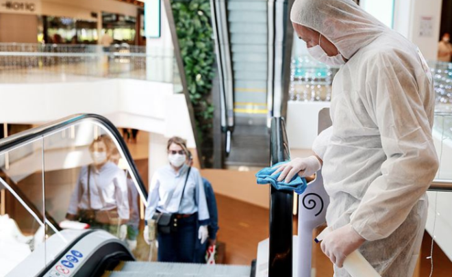 Trkiye'nin salgn srecinden yznn akyla kacan, anlurfa'nn da bu noktada en iyi iller arasnda yer alacan belirten Vali Erin, bunun gerekleebilmesi iin vatandalarn da maske kullanm, sosyal mesafe ve hijyen kurallarna uymas gerektiine iaret etti.