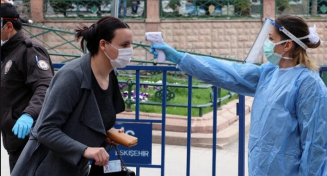 anlurfa Valisi'nden uyar <br>    anlurfa Valisi Abdullah Erin, kentteki vaka saylarnda art olduunu belirterek, "Vaka saylarnda art var, hayatn kaybeden vatandalarmzn saysnda da art var. Yalnz Kovid-19'dan dolay hayatlarn kaybeden vatandalarmzn says ve oran, Trkiye genelindeki orann stnde deil. Vaka saylarnda da son 1 ayda bir miktarda artn olduunu gryoruz." diye konutu.