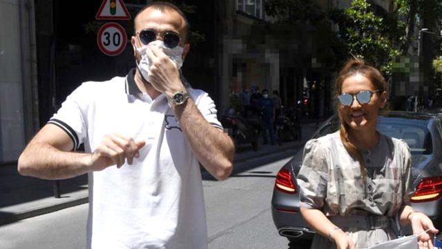 Habertrk'te yer alan habere gre: Diindeki dolgu dt iin tedaviye gelen Akaln, "ok arm var. Dilerimden dolay bir haftadr doktora gidip, geliyorum. Ayn zamanda diyet de yapyorum" dedi.