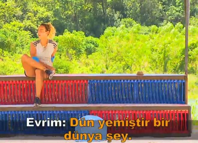 EVRM'E BYK TEPK  <br>Survivor izleyicileri Twitter'da Evrim'e byk tepki gsterdi. Survivor Extra sunucular da yarmacy eletirdi...