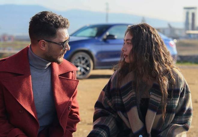 Barollerini Engin Akyrek, Neslihan Atagl, Beren Genalp ve Uraz Kayglarolu gibi nl isimlerin paylat Sefirin Kz dizisine srpriz bir oyuncu katlyor.