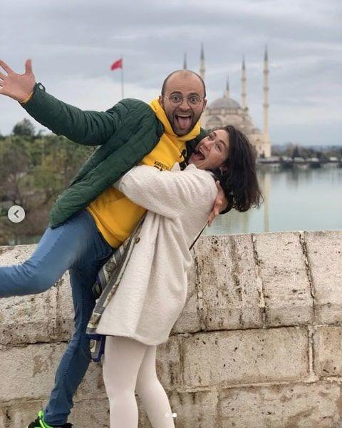 lk oyunculuk tecrbesini Kuzey Gney Dizisi ile yaayan gzel oyuncu dizide gsterdii performans ve kendine has gzellii ile herkesi etkiledi.