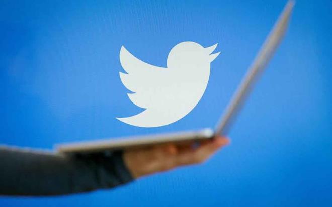 "Bir tweet'i tweet'leyebilirsiniz ancak artk sesinizi de tweet'leyebilirsiniz. Bugn iOS'ta yaynlanan zellikle sesle kayt alabilir ve tweet atabilirsiniz."