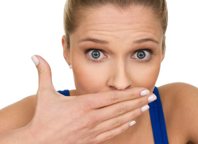 AIZ KOKUSUNU GDERYOR<br>      Yetersiz su imek tkrk salgsn azaltyor. Bu nedenle az iinin temizlii yeterli olmuyor. Bu da ho olmayan rahatsz edici az kokusuna yol ayor. Gnde en az 8 bardak su az kokusunu gidermeye yardm ediyor.