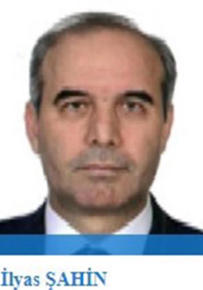 Firari yargtay yelerinden olan lyas ahin, 'yargtay imam' olarak nemli davalarn dosya rneklerini Glen'e gtryordu. Glen'den ald talimatlar, Yargtay ierisinde uygulatyordu.    Baykal ile eski MHP'li yneticilerin zel hayatlarna ilikin grntlerin internet ortamnda yaymlanmasyla gndeme geldiyse de, Kozmik Oda, Ergenekon, Balyoz, Futbolda ike, Oda TV, Devrimci Karargah, Askeri Casusluk, 17/25 Aralk, MT trlarnn durdurulmas, Selam Tevhid, Tahiye Grubu'na Kumpas ve yasa d dinlemelere ilikin soruturma ve davalarda da ad geiyor.    16 Temmuz 2016'da hakknda yakalama karar kan ahin firari durumda.