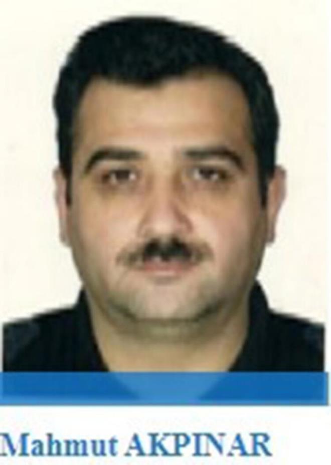 FET'nn bir dnem 'mlkiye imam' olan Mahmut Akpnar, paralel iileri bakan gibi alarak kripto vali, kaymakam ve dier mlki amirleri ynetiyordu. 17-25 Aralk srecinde etkin olan Akpnar'n, 'paralel iileri bakanln 20 yl srdrd renildi. Akpnar son olarak rgt iindeki zlmenin sinyallerini ak eden bir isim.    Birleik Krallk'a firar eden Akpnar, 15 Temmuz darbe giriimi srasnda baland canl yaynda giriime vglerde bulunurken halkn sokaa kmayacan iddia ediyordu.