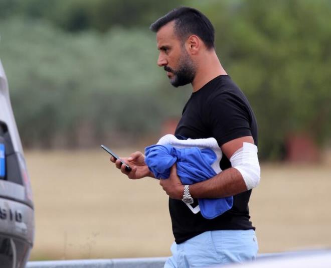 ALAN VE ALES HASTANEYE GTRLD  Kazann okunu uzun sre zerinden atamayan Alian da ei ve olu ile ayn hastaneye giderek tedbir amacyla salk kontrolnden geti. Jandarma, kazayla ilgili soruturma balatt.