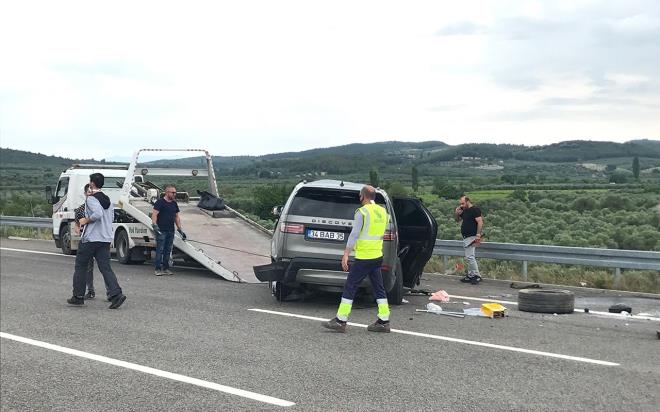 Tedavileri tamamlandktan sonra hastaneden taburcu olan Alian&#8217;n boynuna boyunluk takld.