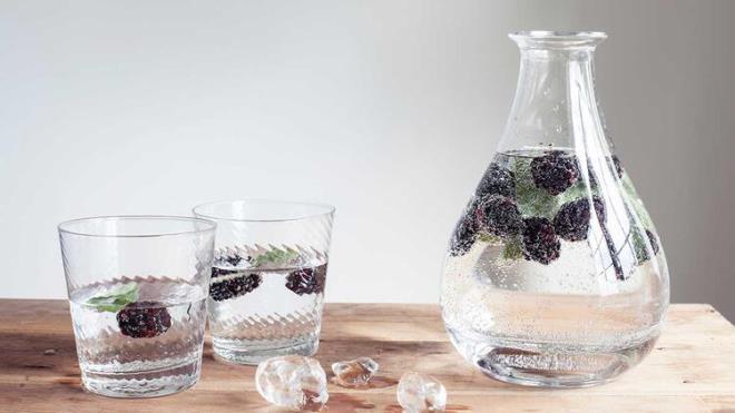 Bir avu brtlen ve birka taze adaay yaptn hafife skn ve zerine suyunuzu ekleyin.