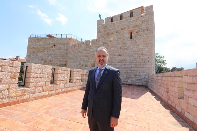 stanbul Yedikule zindanlarnn bir benzeri olan Zindan Kapda restorasyon tamamlanma aamasna gelirken, zindan ve kulelerden oluan tarihi yap mze ve ziyaretilerin keyifli vakit geirebilecekleri alanlarn yer alaca ayrcalkl bir kompleks olarak deerlendirilecek.