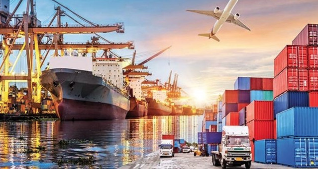 hracat listesi ilk 5  <br>  Fortune 500 Trkiye ihracat listesinde ilk 5'te srasyla; THY, Ford Otomotiv, Arelik, RC Rnesans ve Trkiye Petrol Rafineleri yer ald.